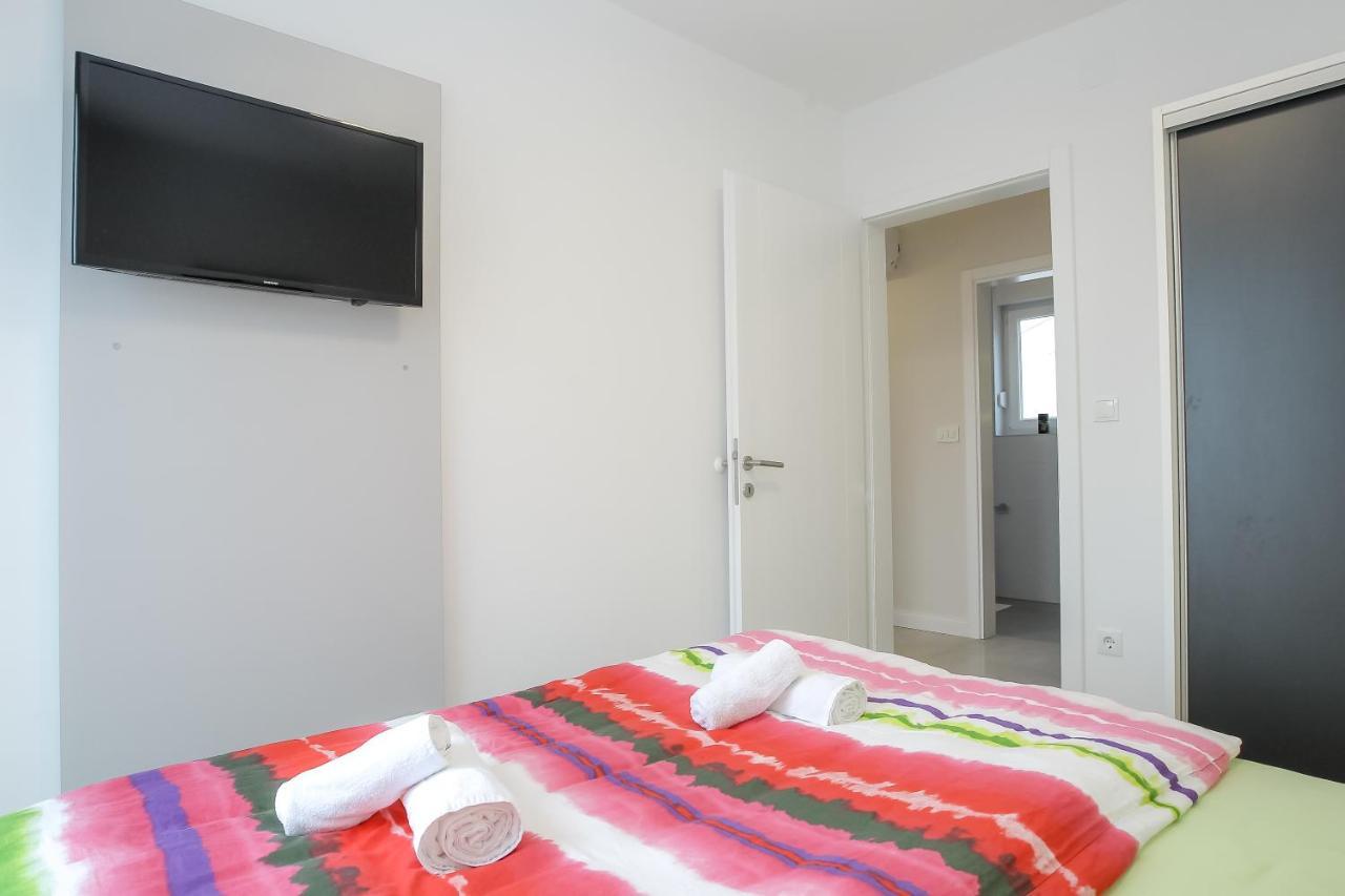 Apartments Tomana Novalja Phòng bức ảnh