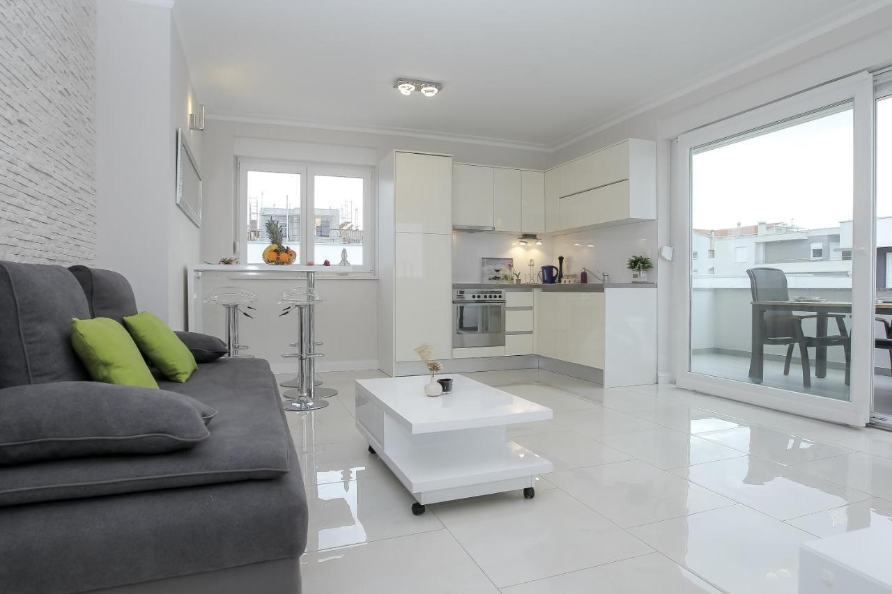 Apartments Tomana Novalja Phòng bức ảnh