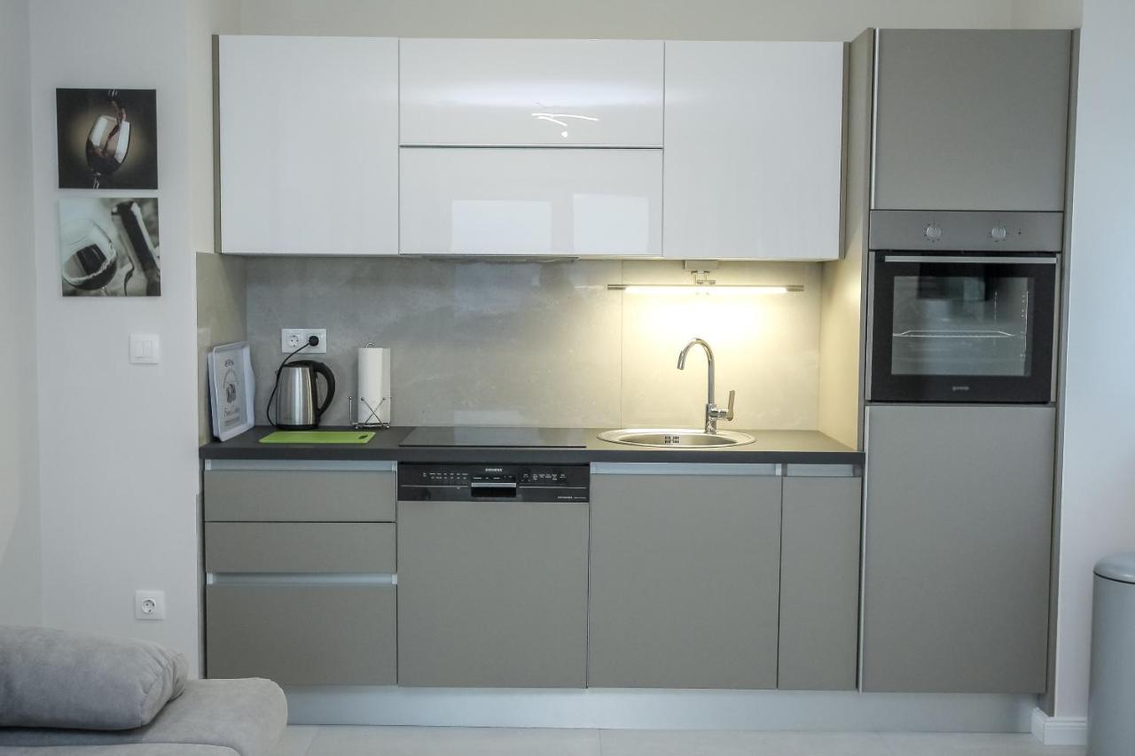 Apartments Tomana Novalja Ngoại thất bức ảnh